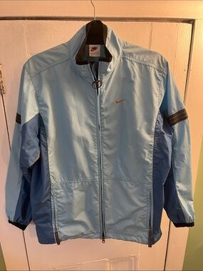 Nike Men’s Light Blue and Navy Two-Tone Windbreaker Jacket
